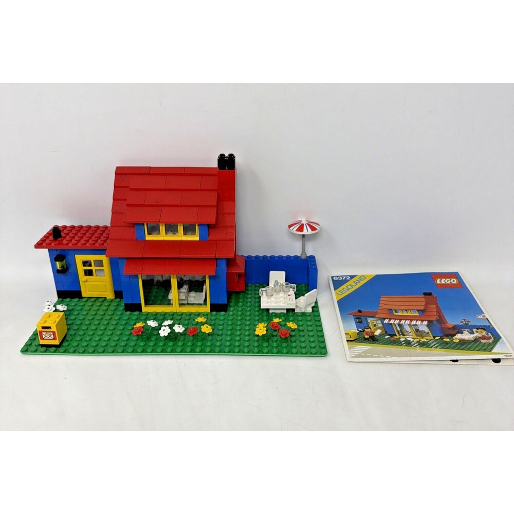 LEGO Town: Legoland Town House (6372) Over 90% Complete - No Box Or Minifigs